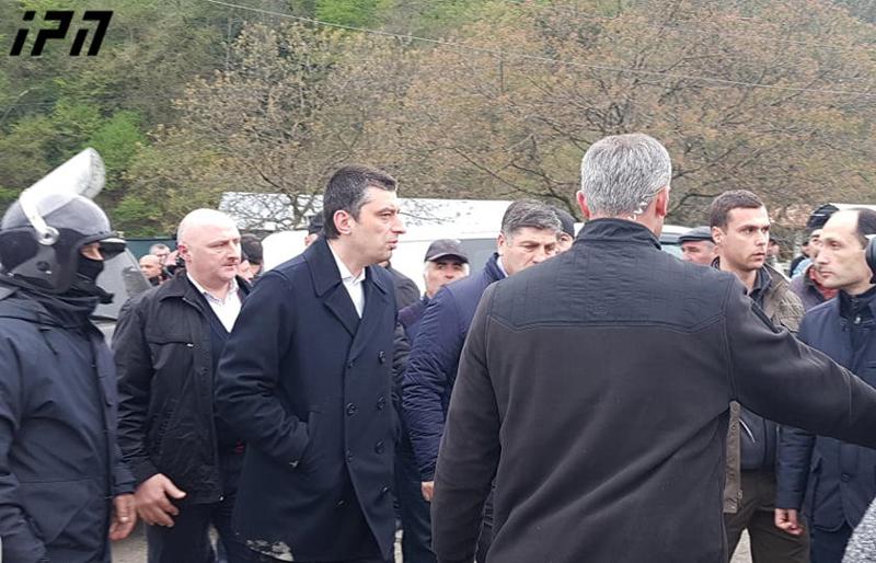 "რაც დღეს მოხდა, ჩვენს ძმობას არ შეეფერება, ახლა უნდა დავმშვიდდეთ" - გახარიას მიმართვა პანკისელებს უხუცესებთან შეხვედრის შემდეგ